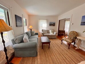 Living area - BELMONT HOUSE - Town of Camden (Camden)