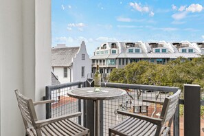 Outdoor dining - Main St. Getaway | Downtown Rosemary Condo Perfect for a 30A Getaway, 3 Bikes (Rosemary Beach)