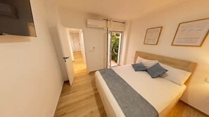 In-room safe, WiFi, bed sheets