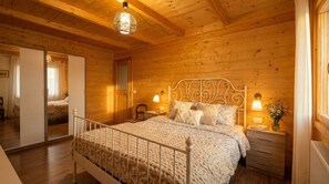 2 bedrooms, iron/ironing board, free WiFi, bed sheets - Cozy Alpine House · Becetto, Valle Varaita · WiFi & Private Parking (Becetto)