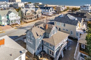 Exterior - NEW TO VRBO: 9 BR-7.5 BA RENOVOTED REHOBOTH BEAUTY-STEPS TO SAND-6 NEW CASTLE (Rehoboth Beach)
