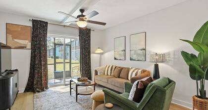 Savannah, 2bed/2bath, Pet Friendly