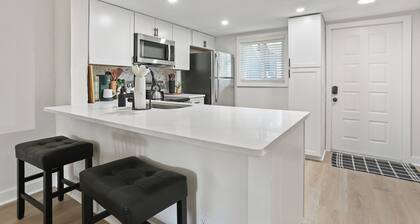 Savannah, 2bed/2bath, Pet Friendly