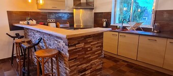 Renovated eco-village cottage, air-conditioned, pet-friendly