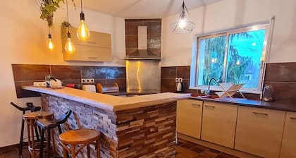 Renovated eco-village cottage, air-conditioned, pet-friendly