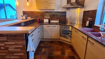 Réfrigérateur, lave-vaisselle