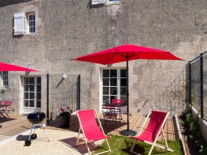 Terrace/patio - Charming Gîte near Puy du Fou with parking (La Gaubretière)