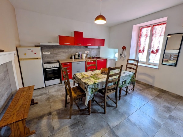 Fridge, microwave, dishwasher