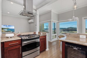 Fridge, microwave, oven, stovetop - Surf & Saddle - Racetrack, Ocean Views from this Gorgeous Condo with AC (Solana Beach)