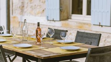 Outdoor dining