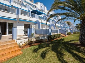 Exterior - Charming 2-Bedroom Apartment in Denia, Beach Access, Parking Included (Denia)