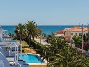 Pool - Charming 2-Bedroom Apartment in Denia, Beach Access, Parking Included (Denia)