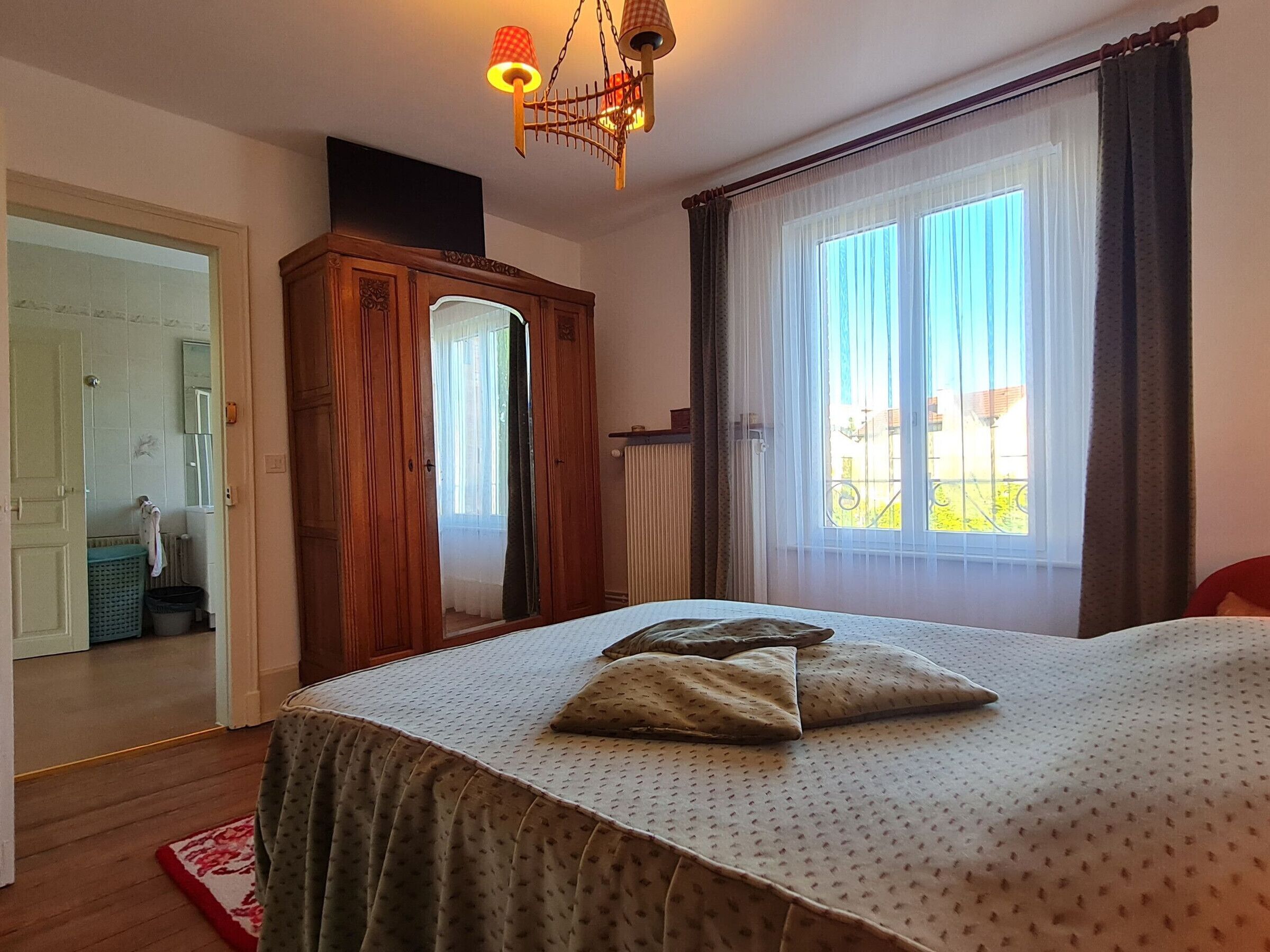 Wifi gratis y ropa de cama