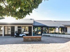 Exterior - Chalet with Terrace for 6 People, 3 Bedrooms (Saint-Gervais-d'Auvergne)
