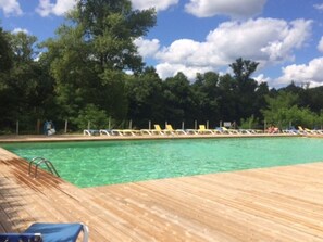 Pool - Cozy mobile home for 4 with terrace (Monceaux-sur-Dordogne)