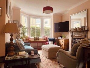 Smart TV, fireplace, offices