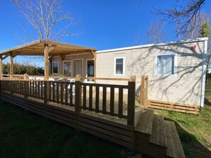 Exterior - Spacious Mobile Home for 10 with Terrace (Dolus-d'Oléron)