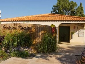 Exterior - Mobile Home in Notre-Dame-de-Monts - Sleeps 5 (Notre-Dame-de-Monts)