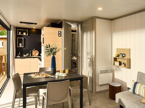 Spacious chalet with terrace for 5 people