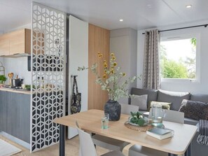 Dining - Comfort Mobile Home with Terrace for 4 People (La Faute-sur-Mer)