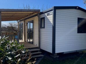 Exterior - Comfort Mobile Home with Terrace for 4 People (La Faute-sur-Mer)