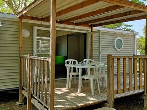 Outdoor dining - Mobile Home with Terrace in Collias (Collias)
