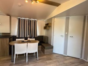 Interior - Cozy mobile home for 5 people with terrace (La Seyne-sur-Mer)