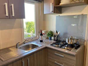 Réfrigérateur, cafetière/bouilloire