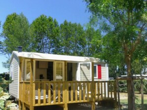 Exterior - Comfortable Mobile Home with Terrace in Cavaillon (Cavaillon)