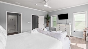 Tabla de planchar con plancha, wifi gratis y ropa de cama 