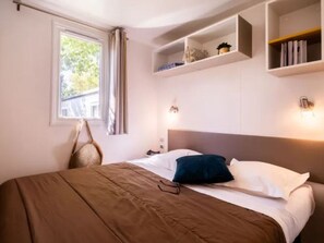 2 bedrooms, free WiFi - Mobile-home 4 pers with Terrace (Agde)