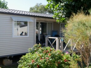 Terrace/patio - Mobile home with terrace - 2 bedrooms, 4 guests (La Faute-sur-Mer)