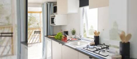 Fridge, microwave, coffee/tea maker