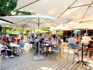Outdoor dining - Mobile home for 6 in Dolus-d'Oléron with terrace (Dolus-d'Oléron)