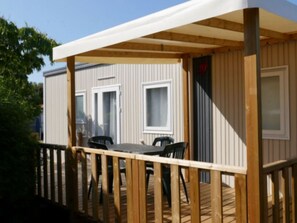 Outdoor dining - Mobile Home with Terrace for 4 People in La Faute-sur-Mer (La Faute-sur-Mer)