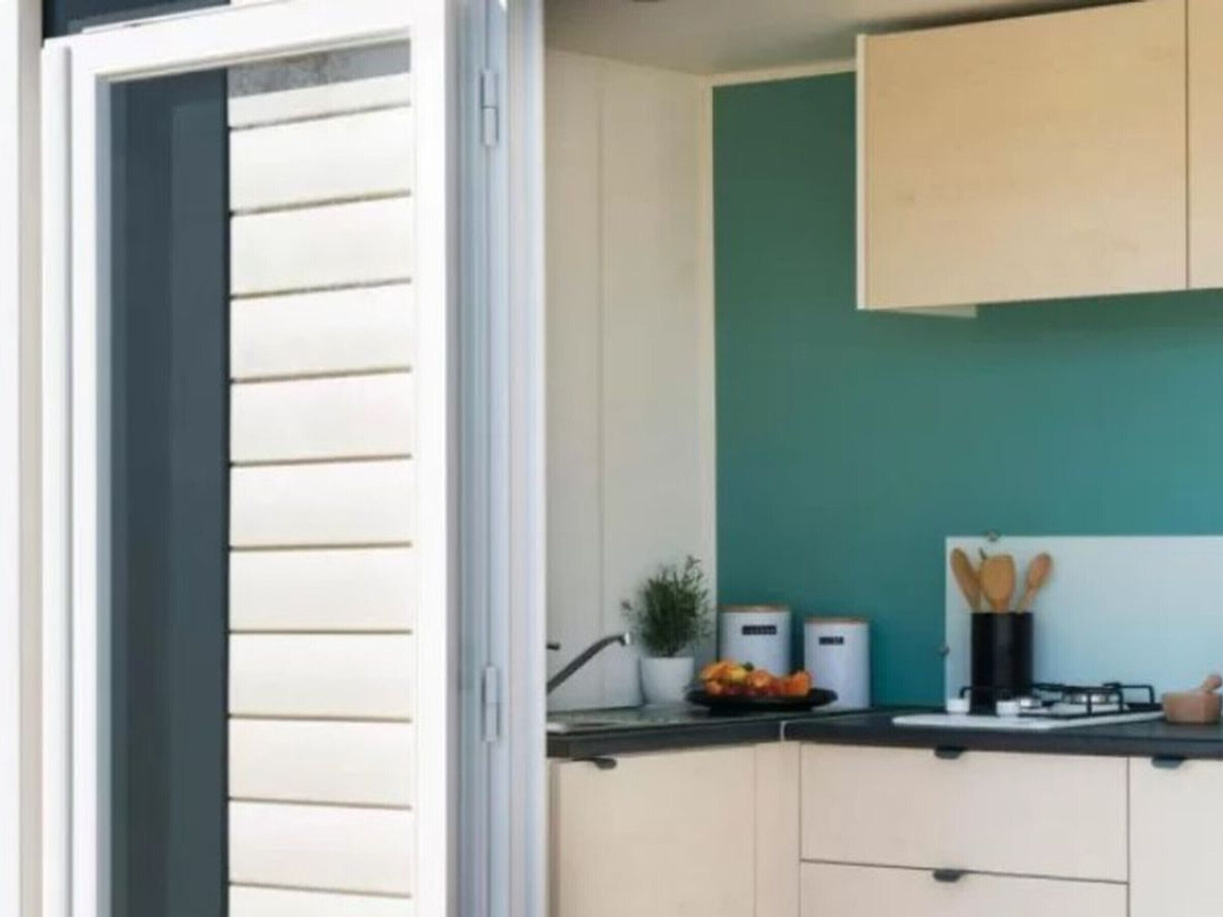 Jääkaappi, mikroaaltouuni