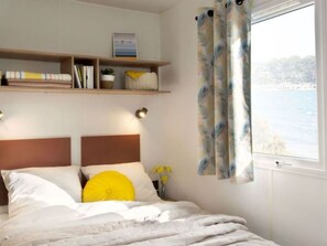 3 bedrooms, free WiFi - Family mobile home for 6 with terrace (Grayan-et-l'Hôpital)