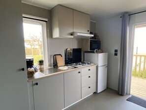 Fridge, microwave, coffee/tea maker, toaster - Mobile home for 4 with terrace - Dolus-d'Oléron (Dolus-d'Oléron)