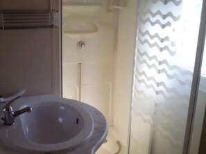 Bathroom - Comfort Mobile Home - 3 Bedrooms 8 Pax (Mialet)