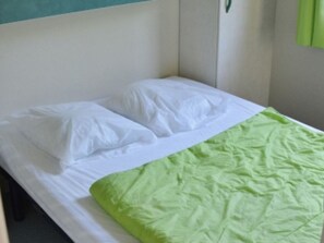 2 bedrooms, free WiFi - Chalet with Terrace - 2 Bedrooms - 5 Pers. (Monceaux-sur-Dordogne)