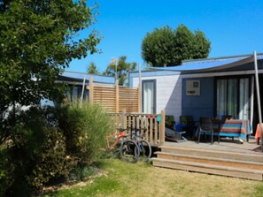 Terrace/patio - 35m² Mobile Home with Terrace - 2 Bedrooms, 5 Pers. (La Faute-sur-Mer)