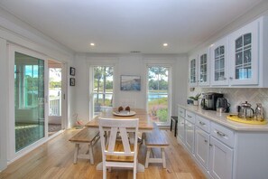 Dining - 4 Lands End Ct, Updated South Beach Home w/ Sundeck, Water Views & On-site Pool (Hilton Head Island)