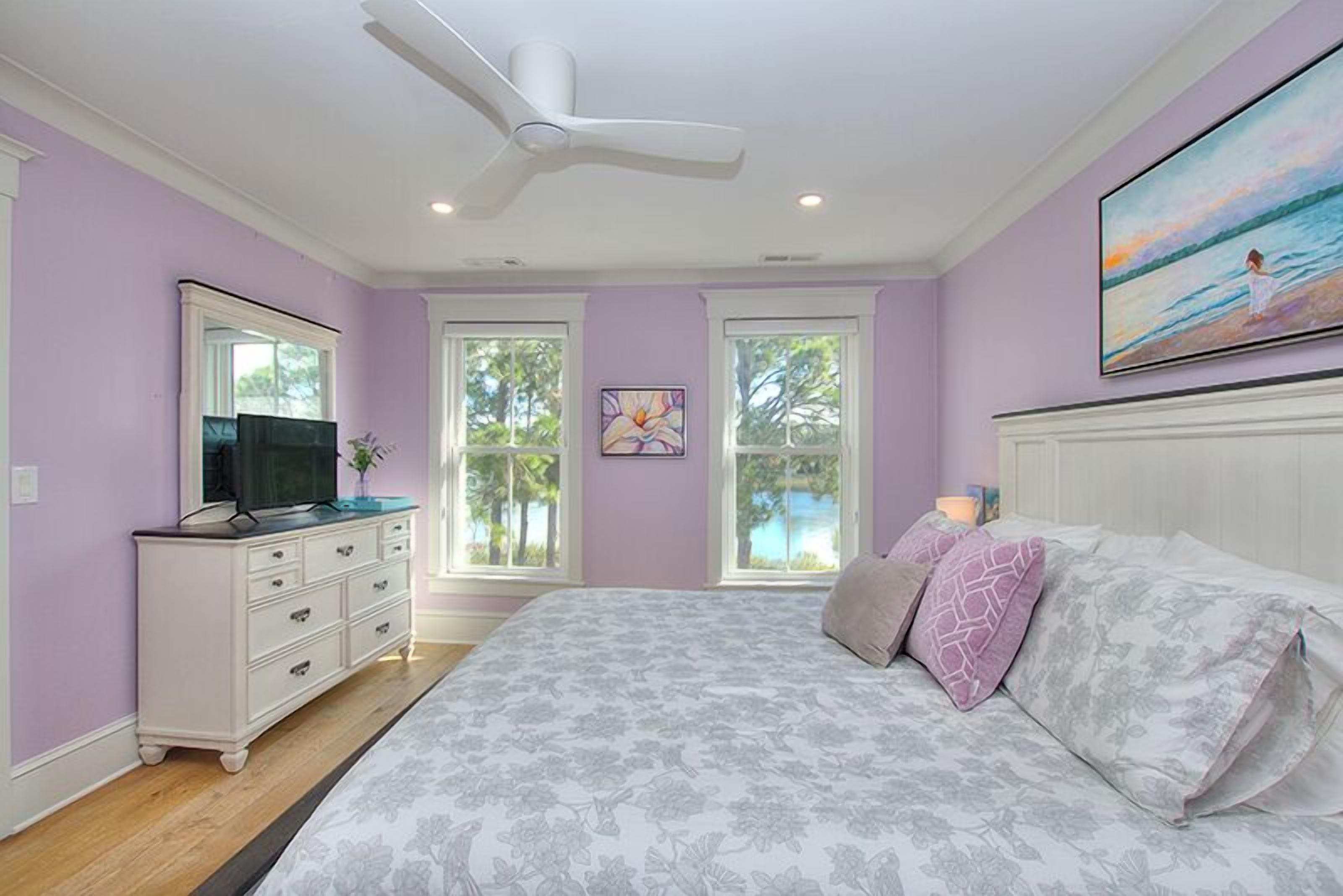 Iron/ironing board, free WiFi, bed sheets