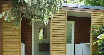 Mobil home confortable avec terrasse à Challes-les-Eaux