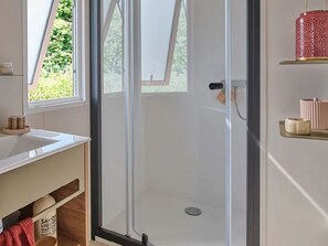 Bathroom - Mobile Home 6 pers with Terrace - New Style! (Concourson-sur-Layon)