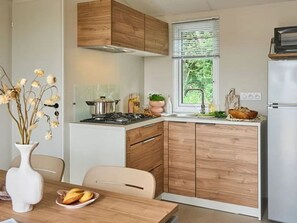 Fridge, microwave - Mobile Home 6 pers with Terrace - New Style! (Concourson-sur-Layon)