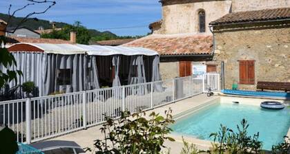 Chalet 4 pers avec terrasse Ă Roquefeuil