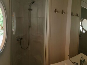 Bathroom - 3-Bedroom Mobile Home with Terrace in Collias (Collias)