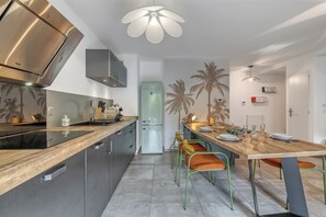 Private kitchen - La caseta, appartement de charme dans une résidence au calme (Duingt)