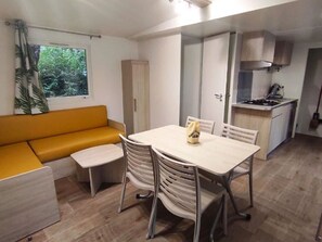 Interior - Comfortable mobile home with terrace in Challes-les-Eaux (Challes-les-Eaux)